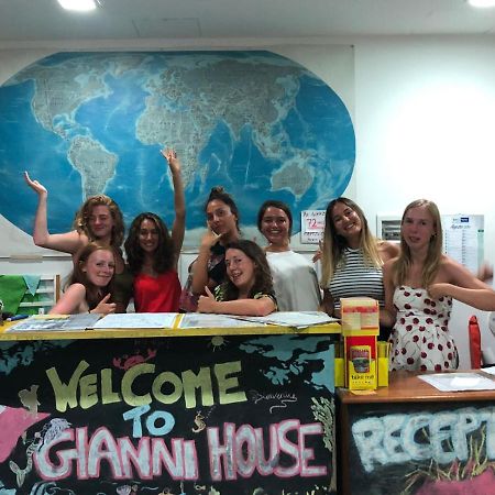 Gianni House Backpackers Hostel Джардини Наксос Екстериор снимка