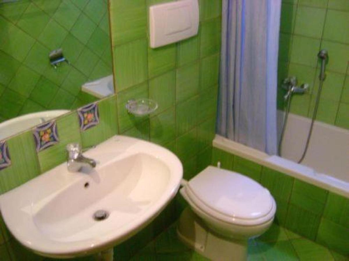 Gianni House Backpackers Hostel Джардини Наксос Екстериор снимка