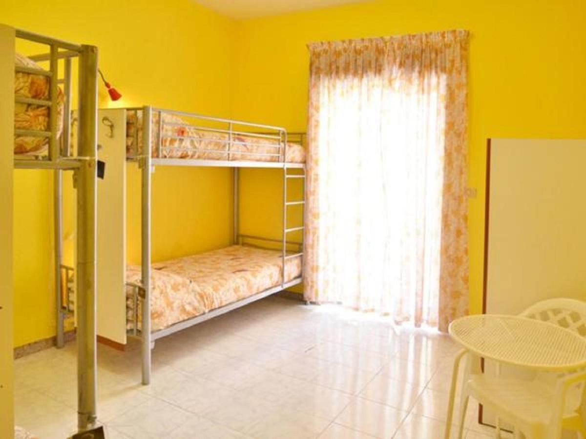 Gianni House Backpackers Hostel Джардини Наксос Екстериор снимка